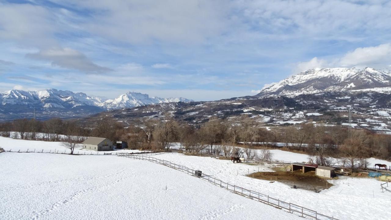 Appartement Offrant Une Magnifique Vue Des Montagnes Сен-Леже-ле-Мелез Екстер'єр фото